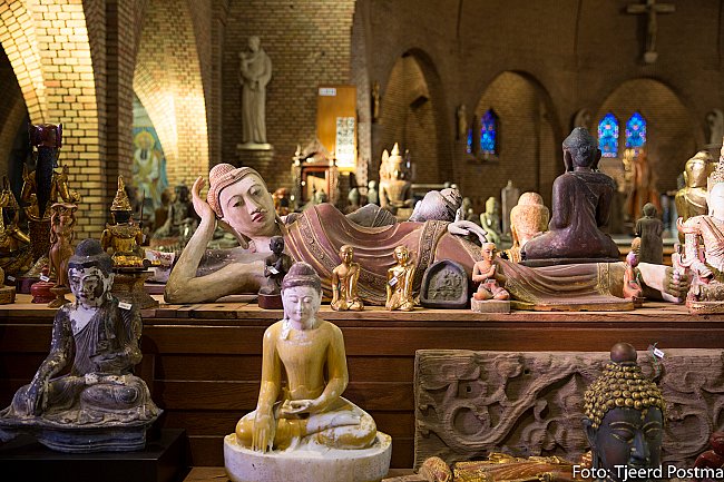 Buddha statues